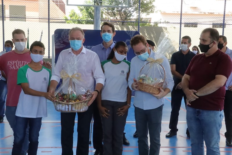 Casagrande inicia reforma do Salesiano, inaugura obras e assina