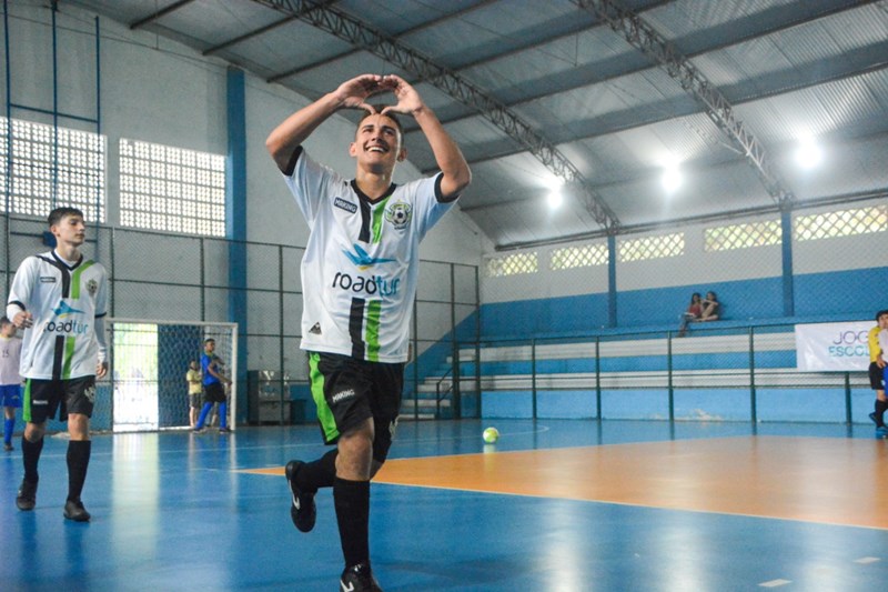 Basquete masculino define primeiros finalistas dos Jogos Escolares