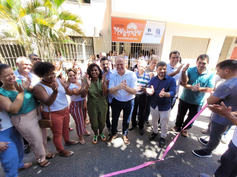 Casagrande inicia reforma do Salesiano, inaugura obras e assina