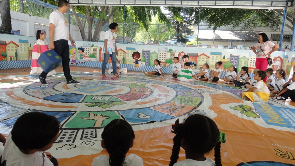 Jogo de tabuleiro infantil educativo Trânsito legal