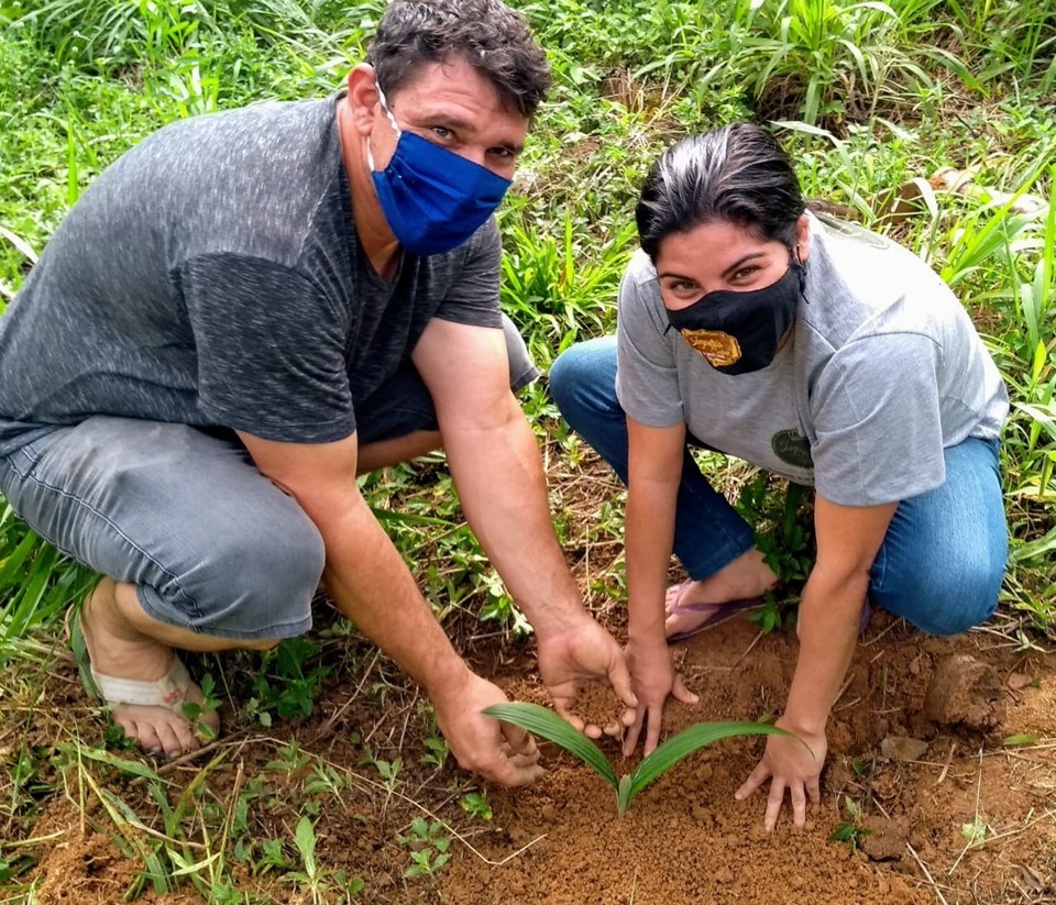 Governo ES - Jovem casal cria agroindústria de produtos em conserva e  amplia cultivo em Guarapari